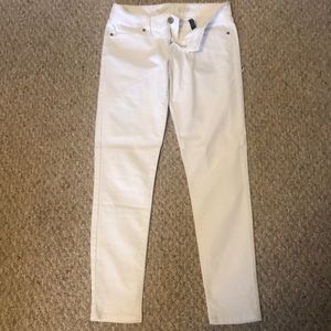 white denim pants
